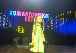 Lenka podczas występu